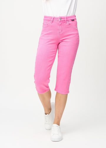 Light pink regular capris, model name Flamingos, with a straight leg, seen from the front.