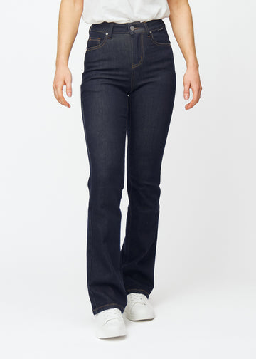 Deep dark blue denim jeans for women in the color Midnights with a bootcut fit that is fitted over the hips and thighs and has a slight flare at the ankles, seen from the front.