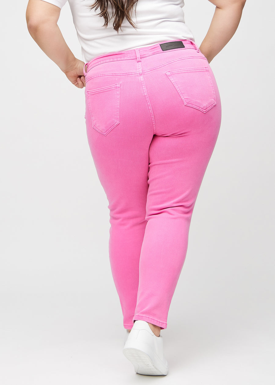 Slim jeans for women in light pink, color Flamingos. Back view on a plus-size model, showing the overall fit.