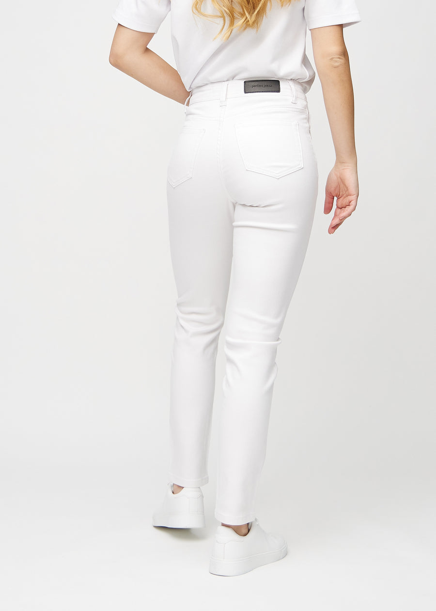 Slim jeans for women in white, color Marguerites. Back view on a model, showing the overall fit.