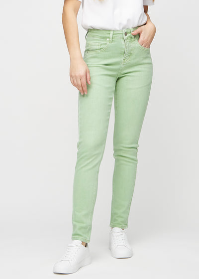 Light green slim jeans, model name Mints, which fit closely to the leg, though slightly looser at the ankle, seen from the front.