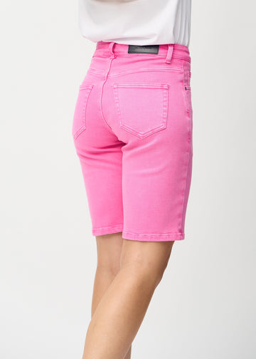 Light pink regular middle shorts seen from the back close up to show details.
